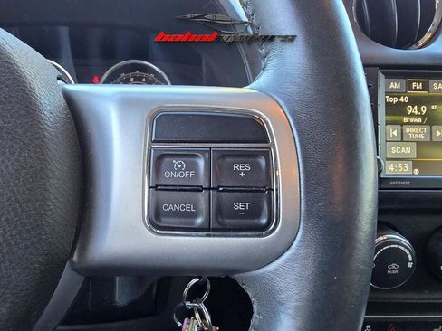 Used 2017 Jeep Compass Latitude image 24