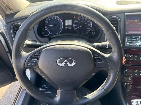 Used 2017 INFINITI QX50 2WD w/ Deluxe Touring Package image 11