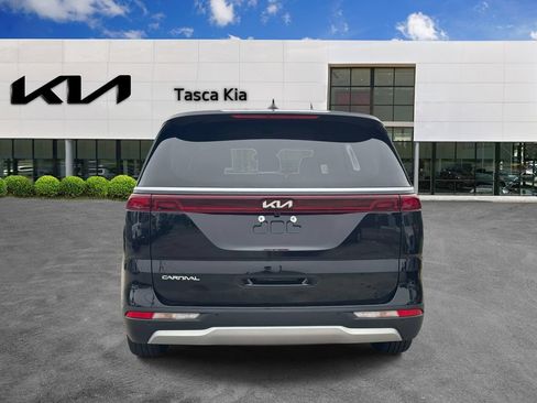 Used 2024 Kia Carnival EX FWD image 5