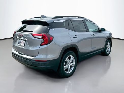Used 2024 GMC Terrain SLE w/ Driver Convenience Package FWD image 7