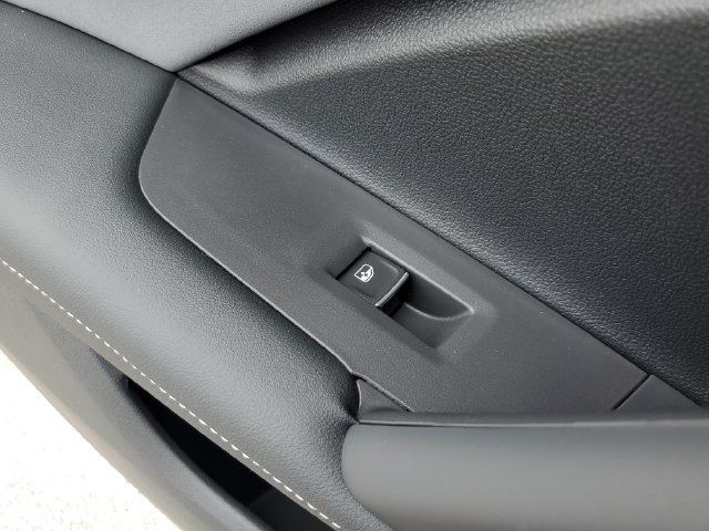 New 2026 Volkswagen Tiguan SE R-Line FWD image 14