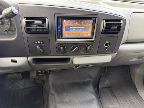 Used 2005 Ford F250 XL image 16