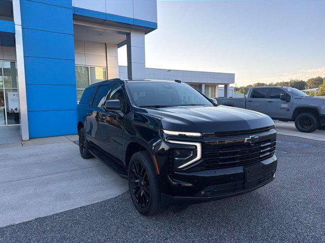 Used 2026 Chevrolet Suburban RST w/ Comfort Package RWD image 3