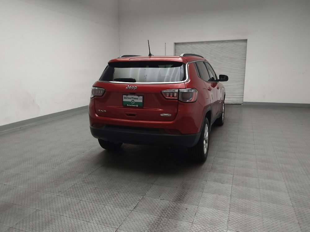 Used 2025 Jeep Compass Latitude w/ Sun & Sound Group AWD/4WD image 7