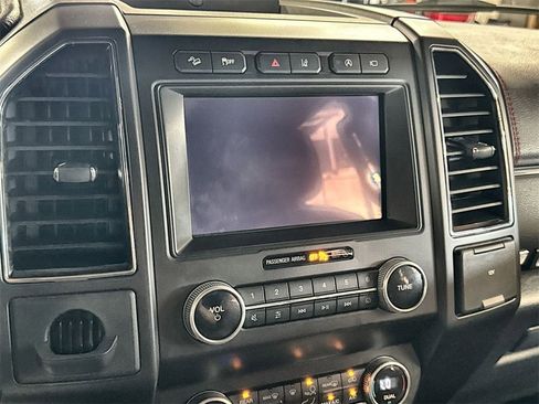 Used 2021 Ford Expedition Limited image 19