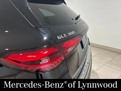 Used 2026 Mercedes-Benz GLC 300 4MATIC image 8