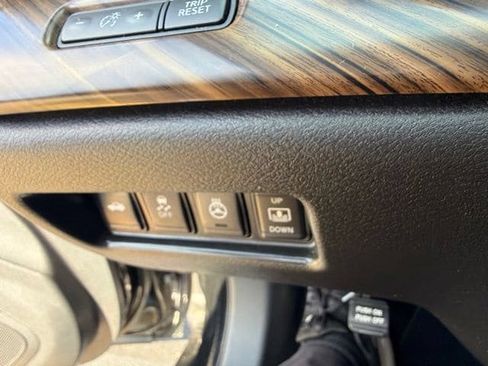 Used 2018 Nissan Maxima Platinum FWD image 13