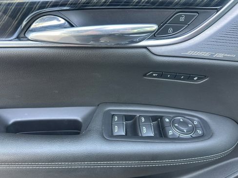 Used 2023 Cadillac XT6 Premium Luxury w/ Technology Package image 11