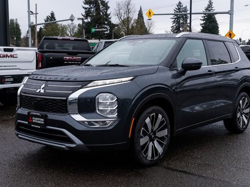 New 2026 Mitsubishi Outlander SEL image 3