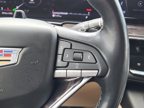 Used 2022 Cadillac Escalade Premium Luxury RWD image 13