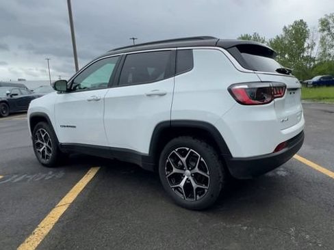 Used 2024 Jeep Compass Limited AWD/4WD image 6