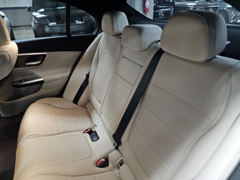 Used 2023 Mercedes-Benz C 300 Sedan image 8