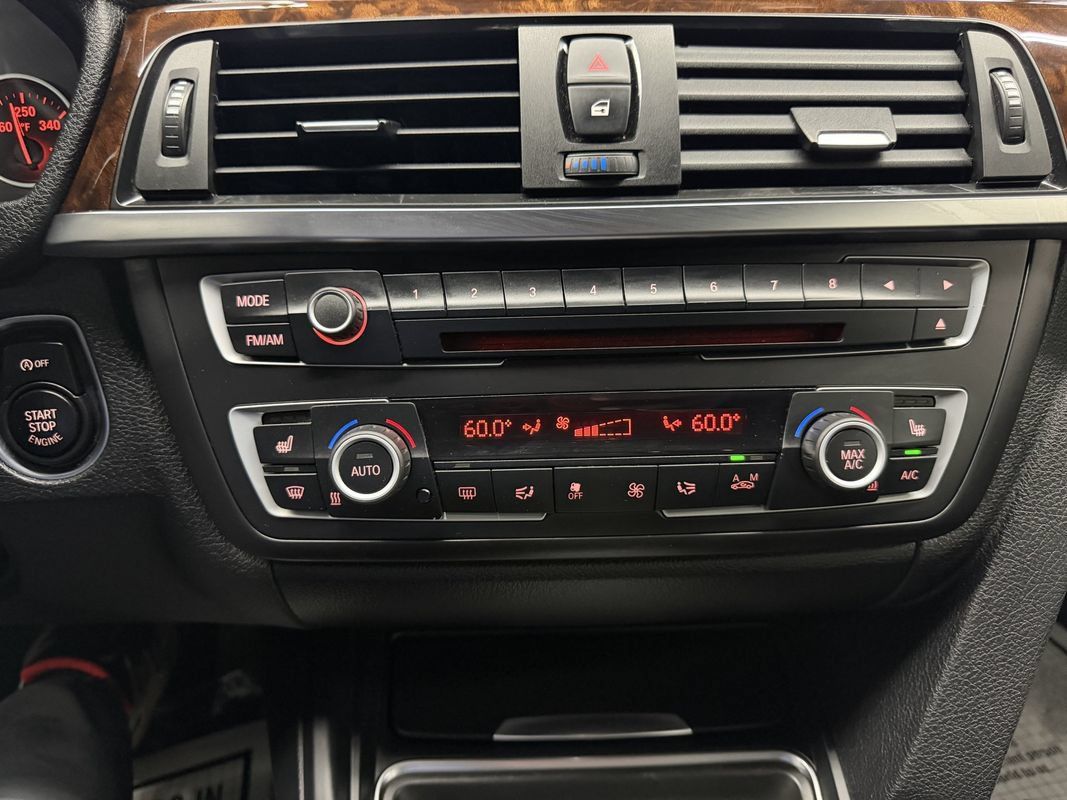 Used 2013 BMW 335i xDrive Sedan AWD/4WD image 32