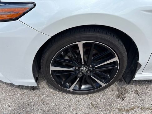 Used 2018 Toyota Camry XSE w/ Driver Assist Package FWD image 9