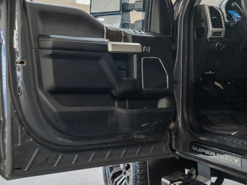 Used 2021 Ford F350 Lariat image 48