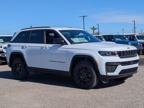New 2026 Jeep Grand Cherokee Altitude AWD/4WD image 5