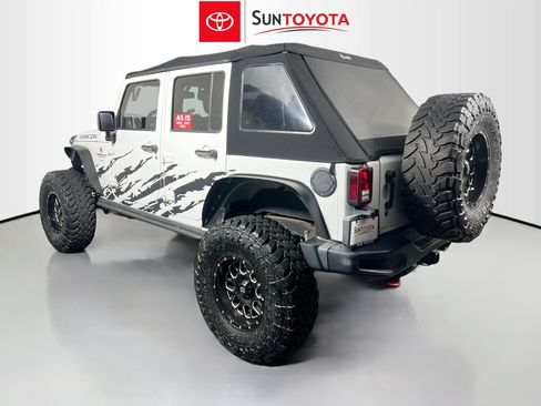 Used 2016 Jeep Wrangler Unlimited Rubicon AWD/4WD image 6