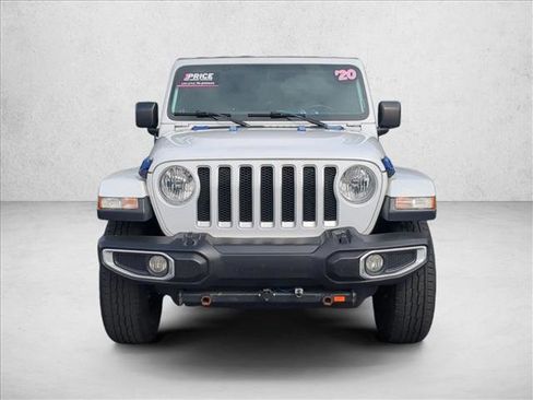 Used 2020 Jeep Wrangler Unlimited Sahara image 2
