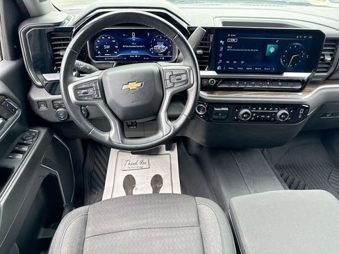 Used 2024 Chevrolet Silverado 2500 LT AWD/4WD image 14