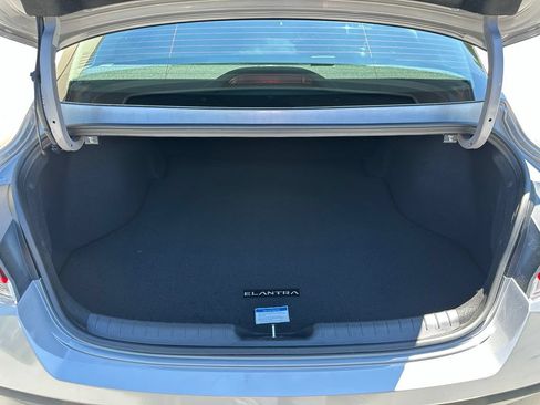 Certified 2026 Hyundai Elantra SE FWD image 22
