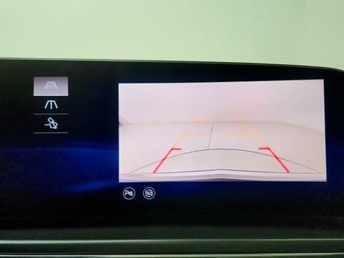 Used 2024 Cadillac Lyriq Tech AWD/4WD image 63