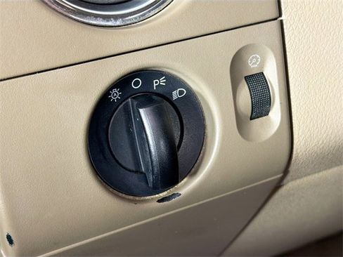 Used 2004 Ford F150 XLT image 10