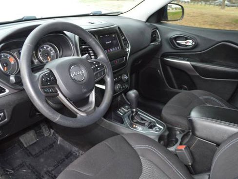 Used 2019 Jeep Cherokee Latitude w/ Popular Appearance Group image 13