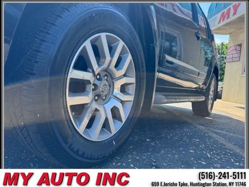 Used 2011 Nissan Pathfinder LE w/ Navigation Pkg image 10