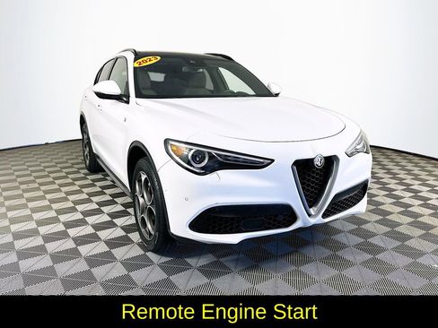 Used 2023 Alfa Romeo Stelvio Ti AWD/4WD image 3