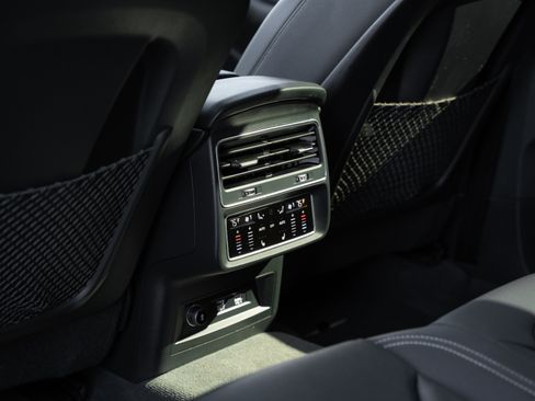 Used 2019 Audi Q8 Prestige w/ Towing Package image 28