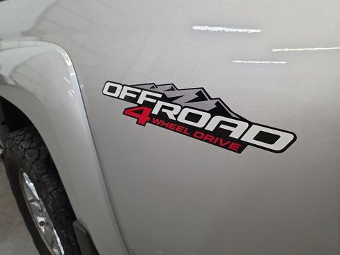 Used 2010 GMC Canyon SLT image 15