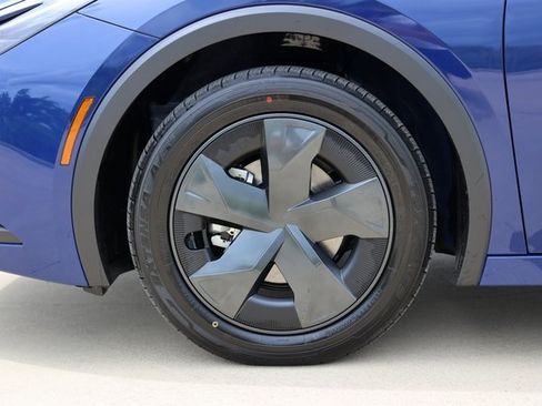 New 2026 Toyota Prius LE image 9