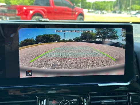 New 2026 Nissan Pathfinder SV w/ SV Premium Package FWD image 28