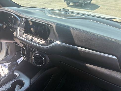 Used 2020 Chevrolet Blazer LT FWD image 40