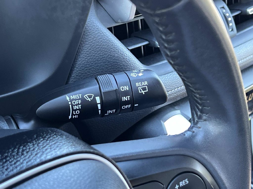 Used 2020 Toyota RAV4 Limited AWD/4WD image 32