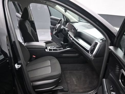 Used 2024 Kia Sorento LX FWD image 32