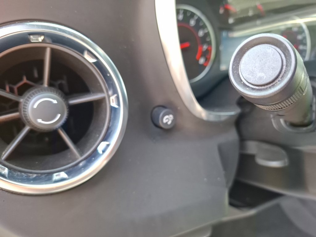 Used 2021 Chevrolet Camaro LT w/ Technology Package RWD image 18