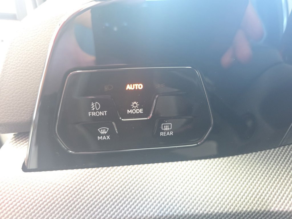 New 2026 Volkswagen GTI SE FWD image 28