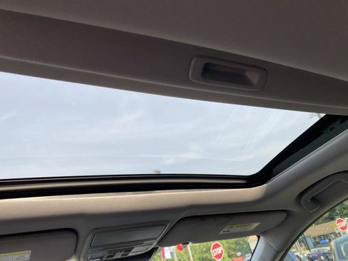 Used 2017 Honda CR-V EX image 9