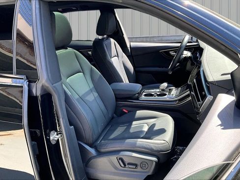 Used 2023 Audi Q8 Premium Plus w/ Premium Plus Package AWD/4WD image 29