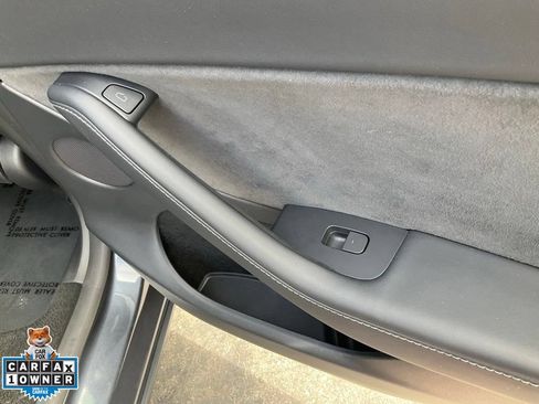 Used 2024 Tesla Model Y 2WD image 64