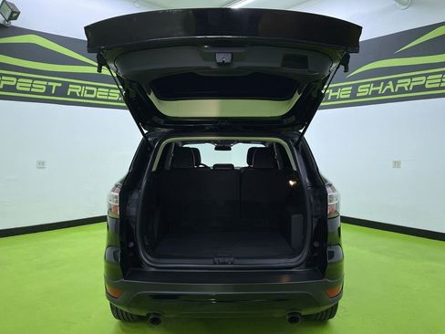 Used 2018 Ford Escape SE w/ SE Sport Appearance Package image 9