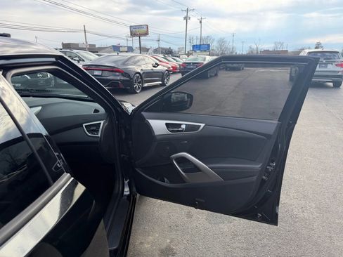 Used 2016 Hyundai Veloster w/ Option Group 03 FWD image 38