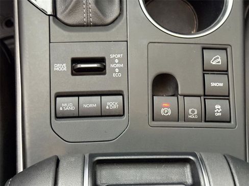 Certified 2024 Toyota Highlander XLE image 31