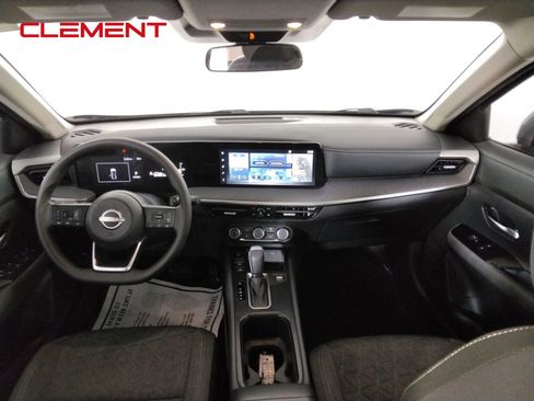 Used 2025 Nissan Kicks SV FWD image 26