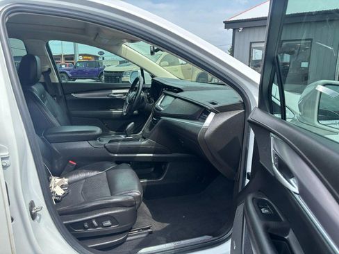Used 2018 Cadillac XT5 Premium Luxury AWD/4WD image 11