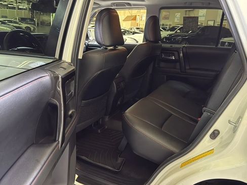 Used 2021 Toyota 4Runner TRD Off-Road Premium w/ Moonroof Package AWD/4WD image 25