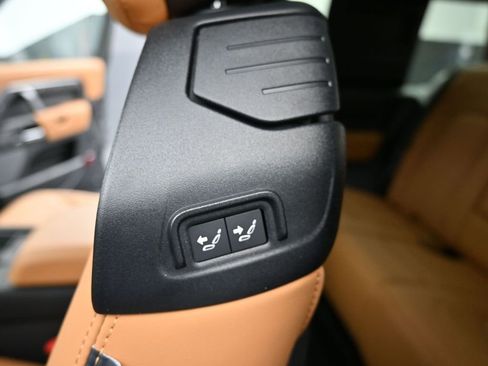 Used 2024 Land Rover Defender 90 V8 image 21