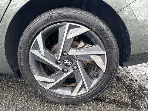 Certified 2025 Hyundai Elantra Sport image 9