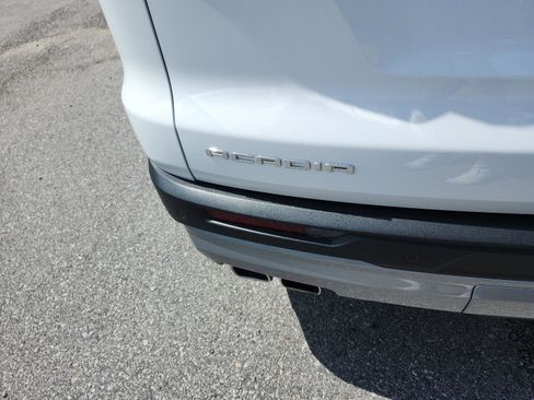 Certified 2024 GMC Acadia Elevation w/ Luxury Package FWD image 4